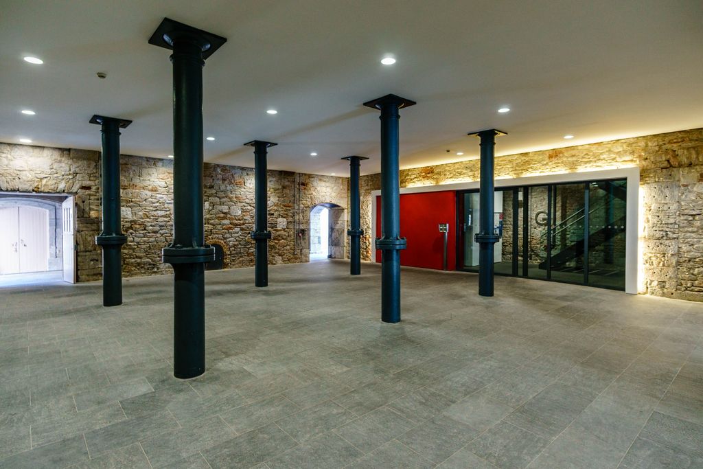 Property photo 3 of 12