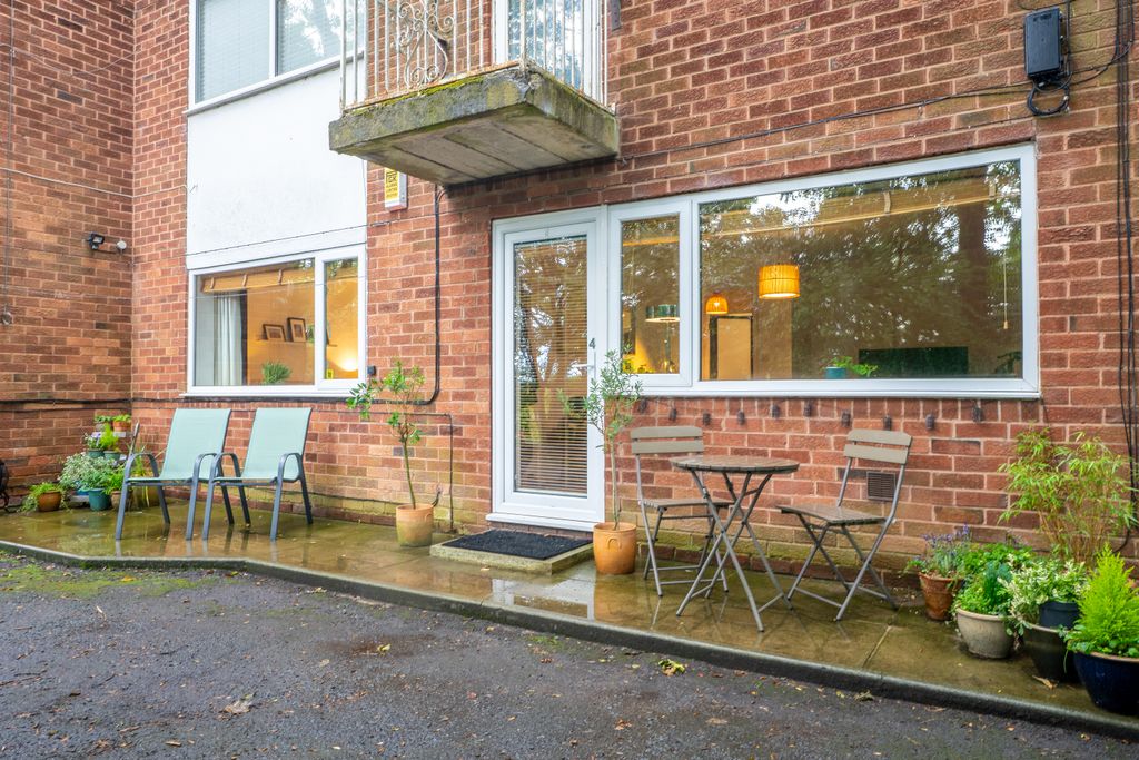 Property photo 2 of 19 Outside