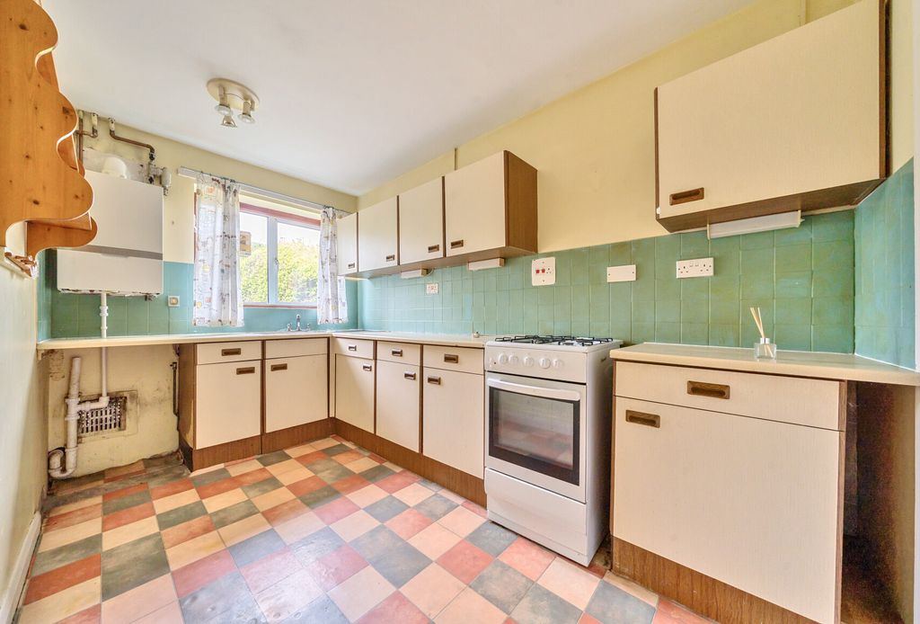 Property photo 2 of 17 1300773-1-683587A...