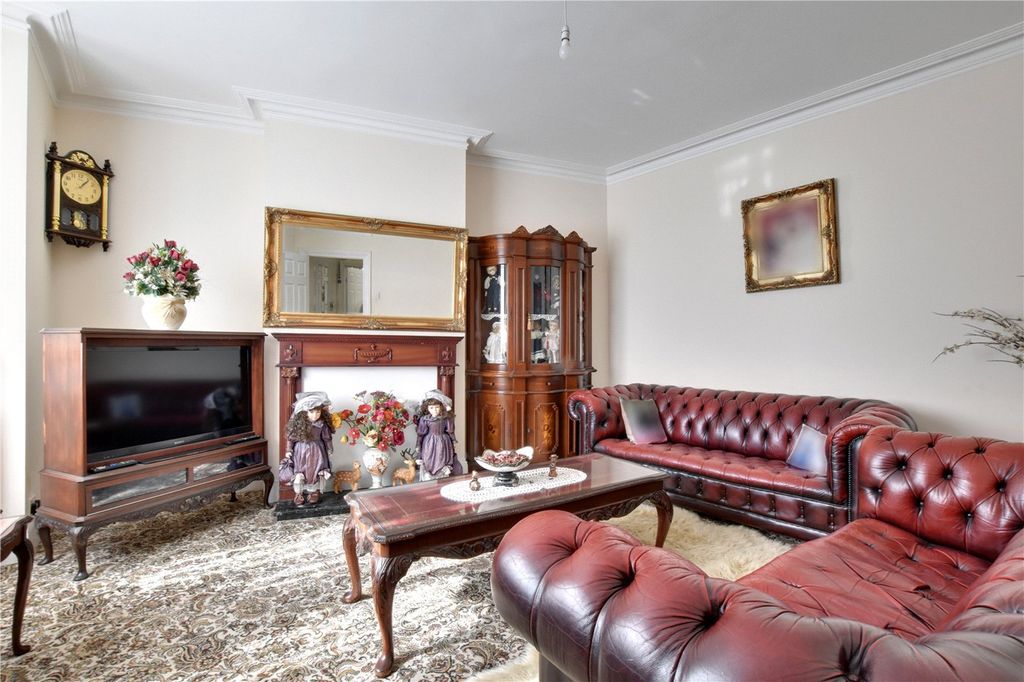 Property photo 2 of 18 Picture No. 11