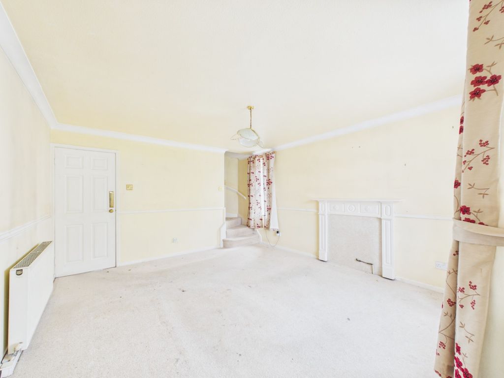 Property photo 3 of 10 5045626