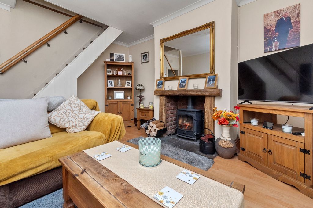 Property photo 2 of 26