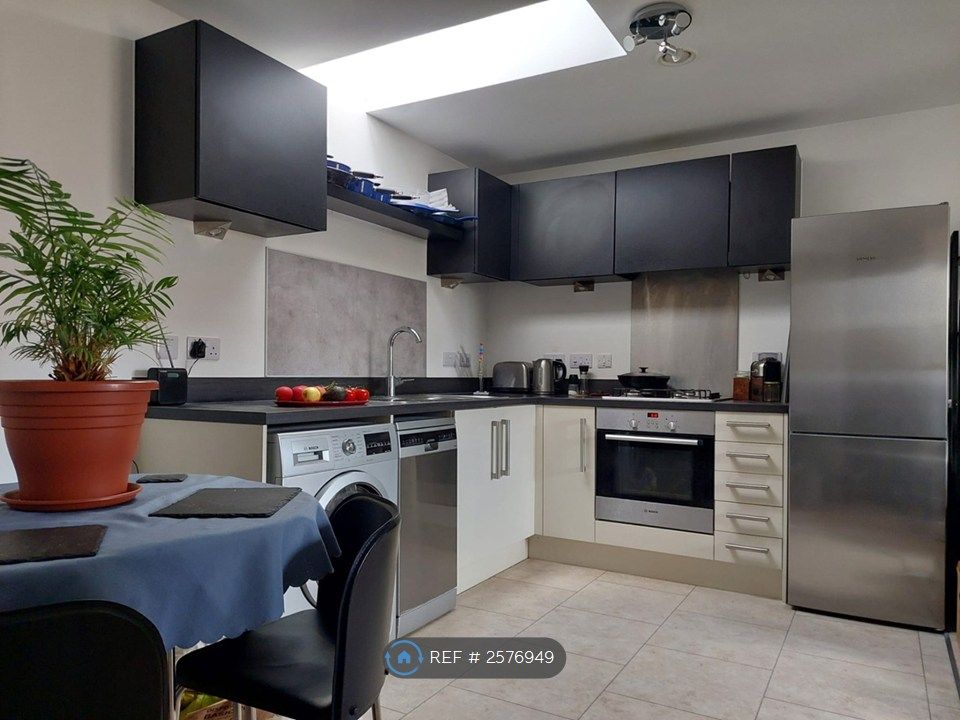 Property photo 1 of 7 Kitchen