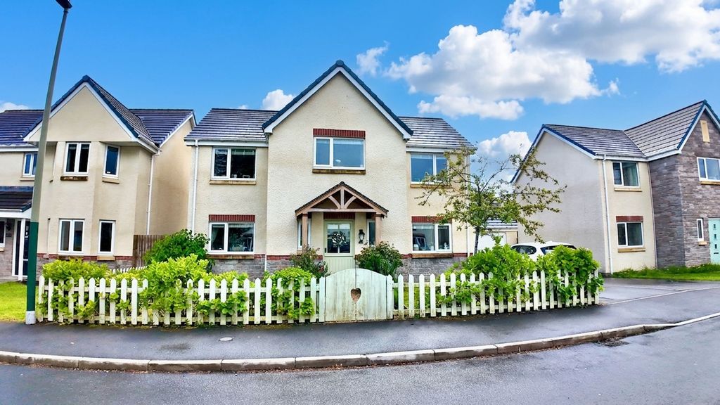 Property photo 1 of 38