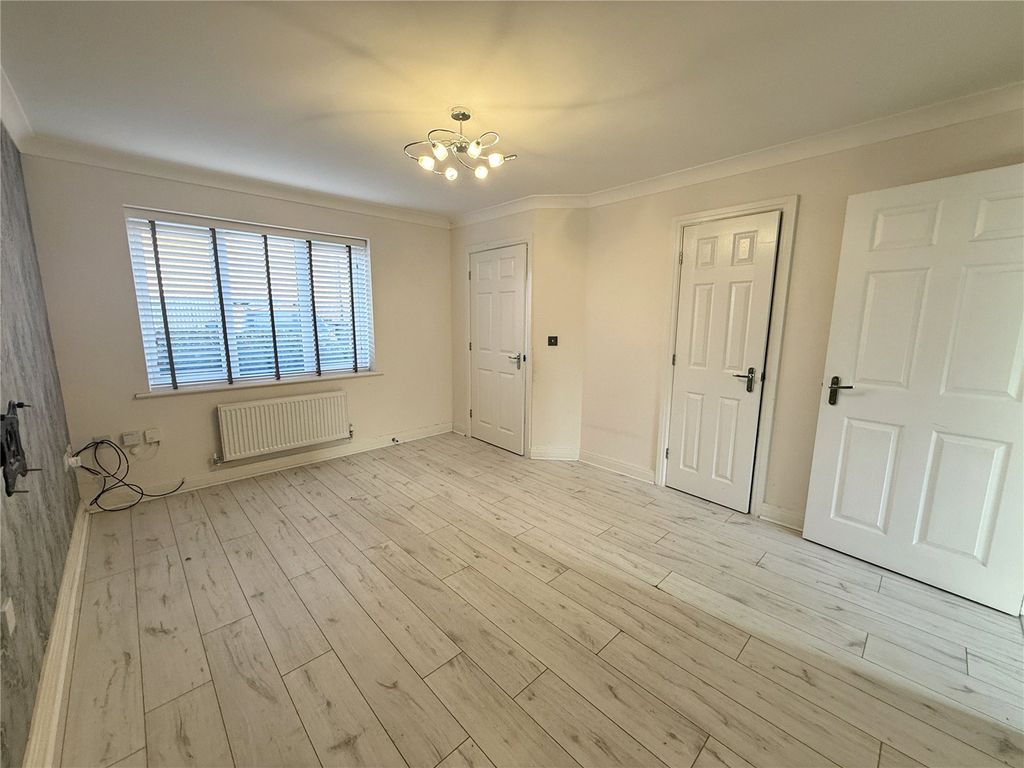 Property photo 3 of 11 Picture No. 10