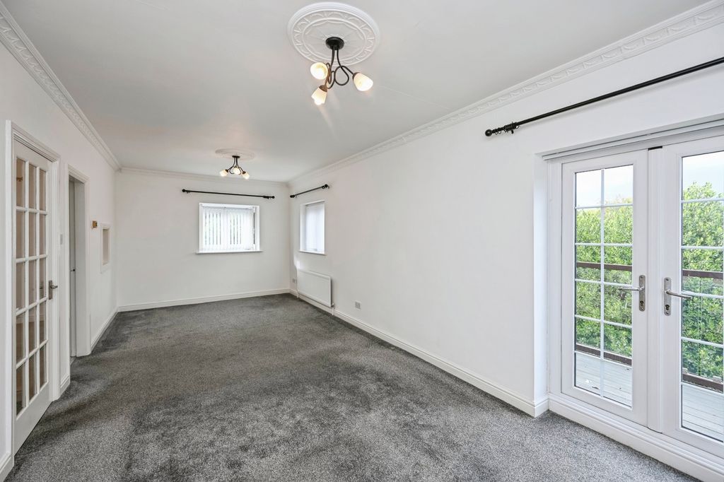 Property photo 2 of 14 Pbox-Img.Jpg