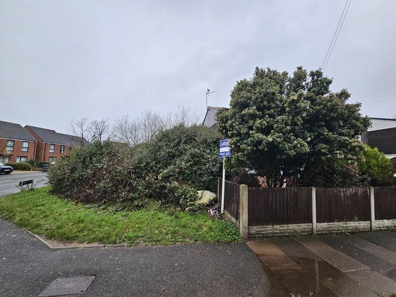 Property photo 2 of 12 Photo 3