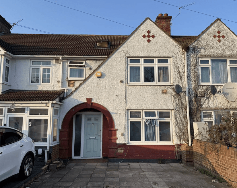 Property photo 1 of 9 4 Bed Terraced House For Sale Meadowbank Gardens, Hounslow Tw5