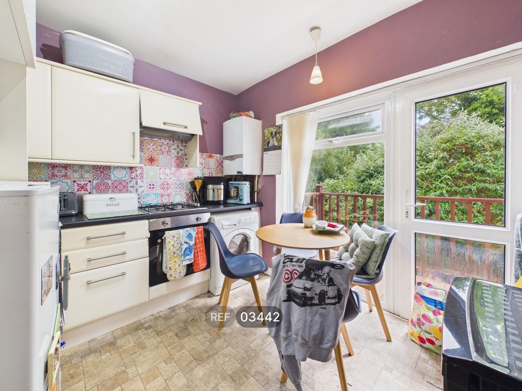 Property photo 2 of 14 Kitchen