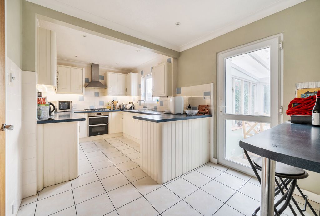 Property photo 2 of 12 1407065-3-697Cce4...