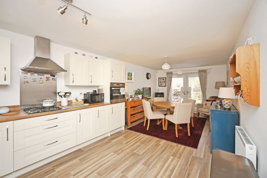 Property photo 2 of 22 Pbox-Img.Jpg