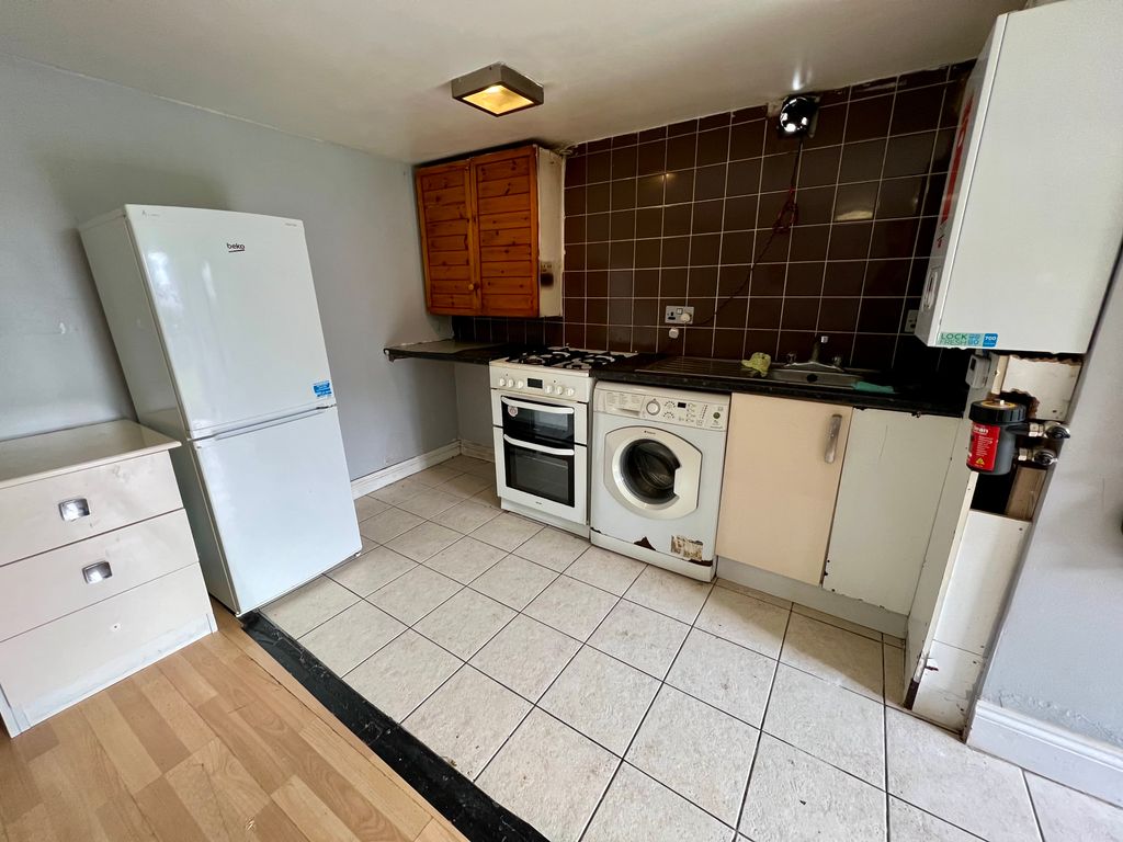 Property photo 3 of 5