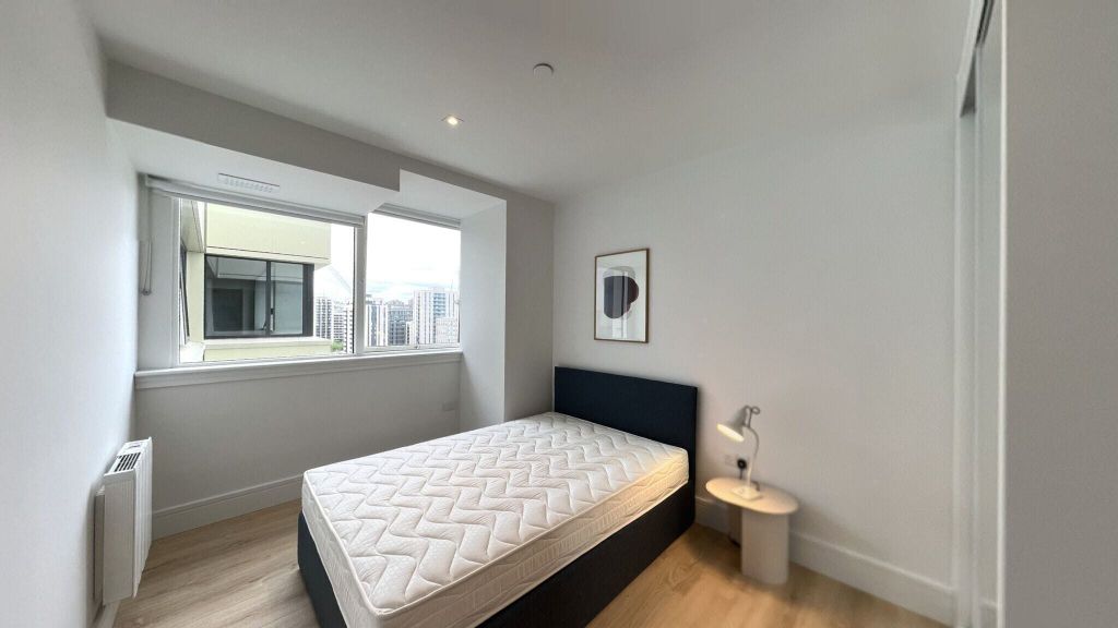 Property photo 3 of 24 Bedroom