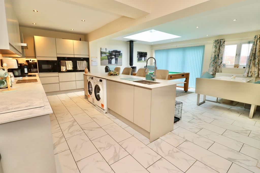 Property photo 2 of 17 Img_9565