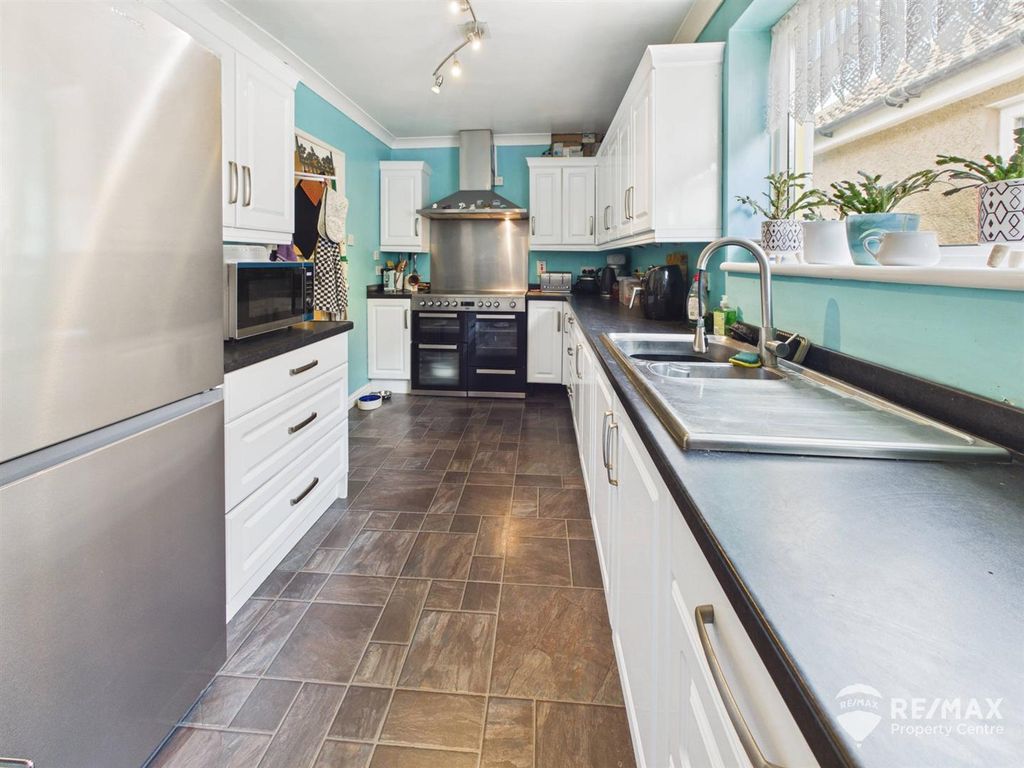 Property photo 3 of 24 Cam02842G0-Pr0400-Still044.Jpg