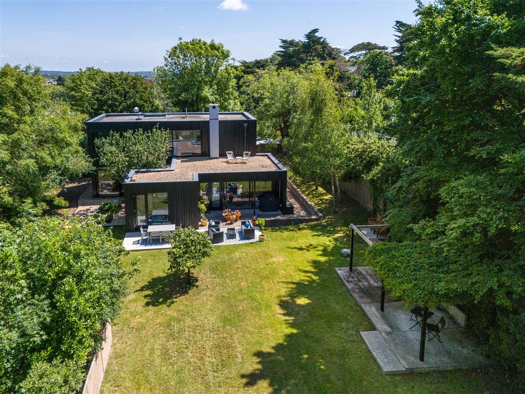 Property photo 1 of 61
