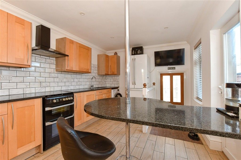 Property photo 3 of 15 Kitchen