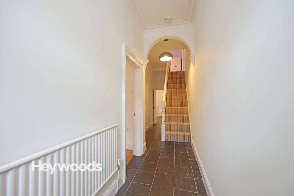 Property photo 3 of 36