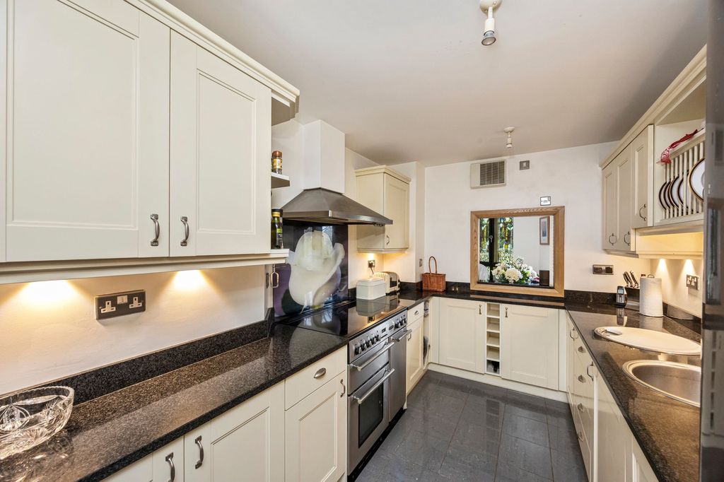 Additional image 6 of 3 bed flat for saleBolnore Road, Chapel Heights Bolnore Road RH16