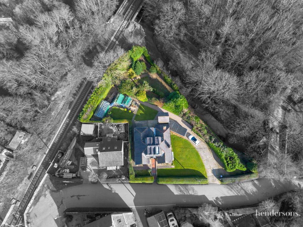 Property photo 2 of 26