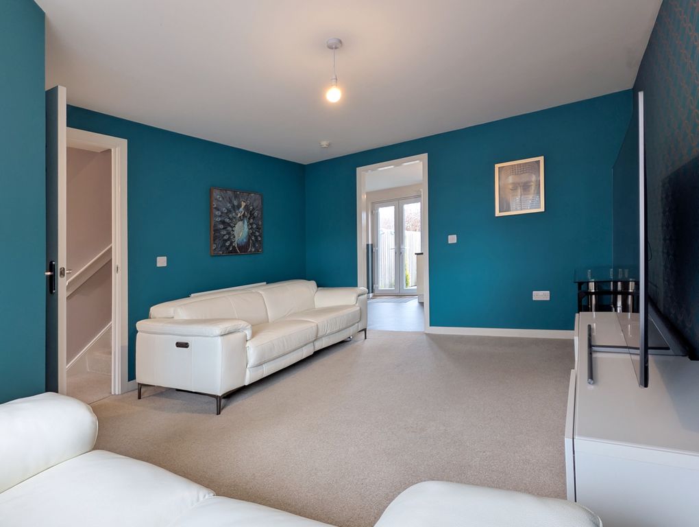 Property photo 3 of 24 06 - Lounge 2