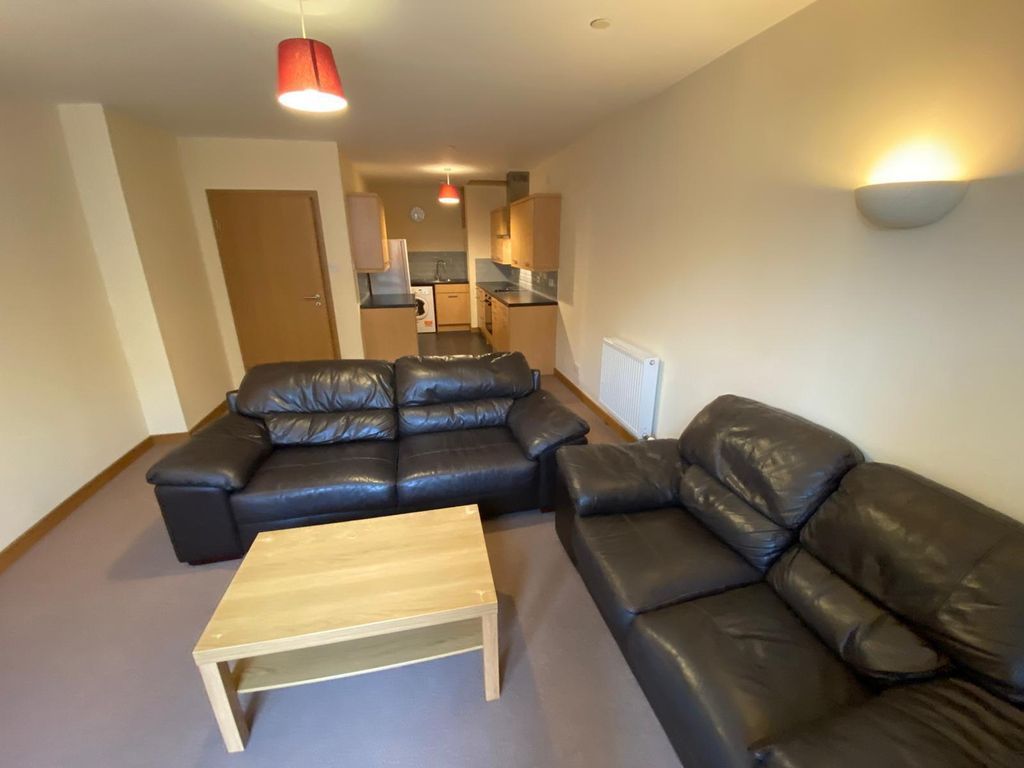 Property photo 2 of 8