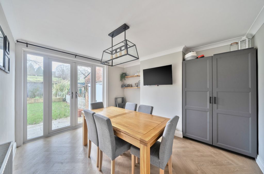 Property photo 3 of 14 1411386-26-698Ccb...