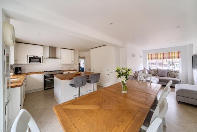 Property photo 3 of 24 Kitchen/Dining Area