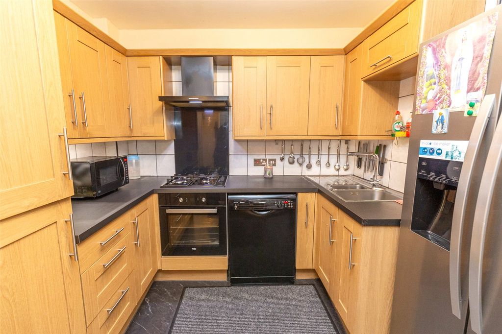 Property photo 2 of 21 Picture No. 09