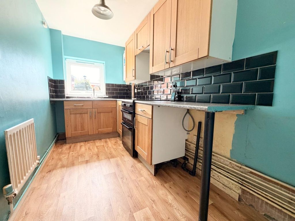 Property photo 3 of 13 Kitchen