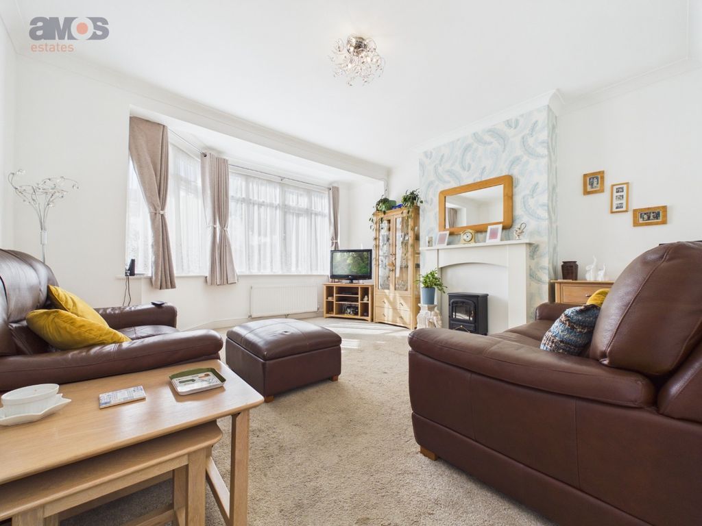 Property photo 3 of 17 5437646