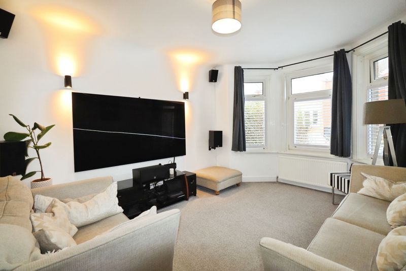 Property photo 3 of 10 Photo 7