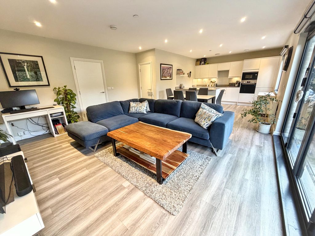 Property photo 2 of 19