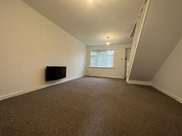 Property photo 3 of 10 Living Room