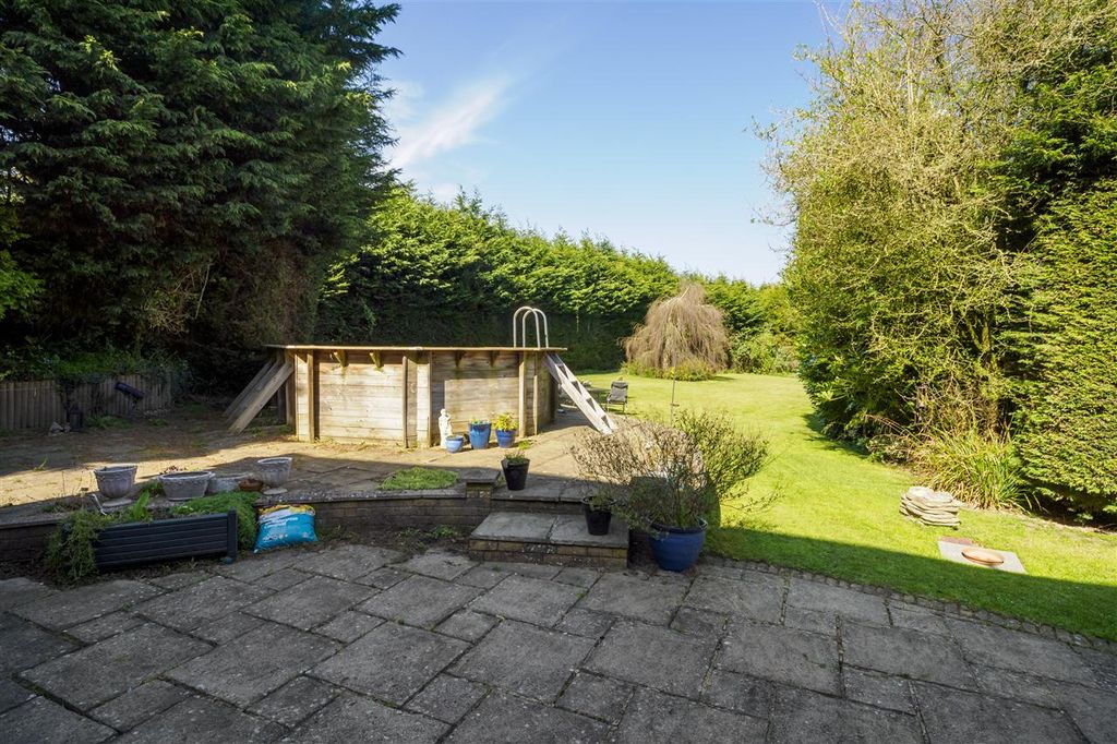 Property photo 3 of 33