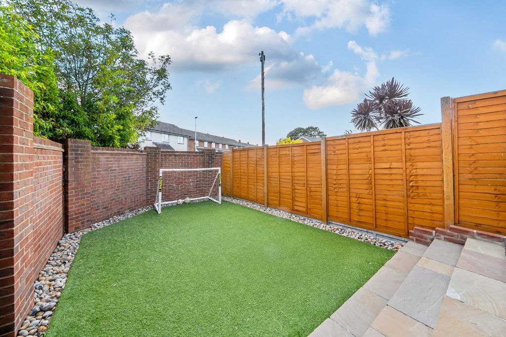 Property photo 3 of 15 1353716-16-68d1783B9Da58.Jpg