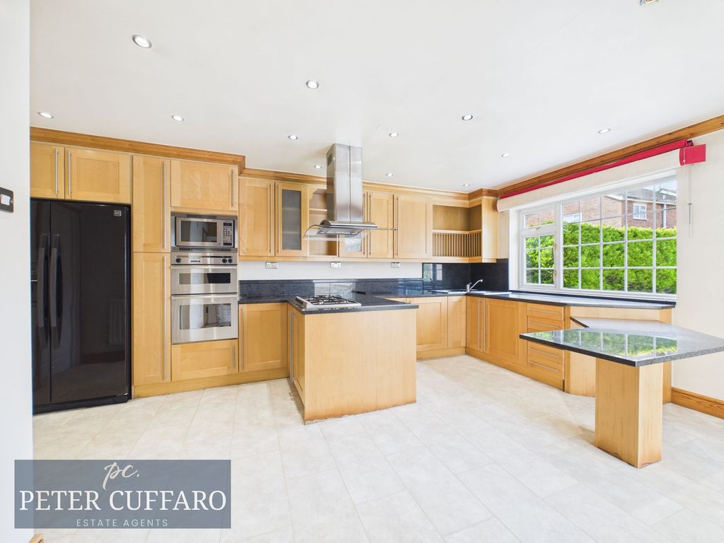 Property photo 3 of 23