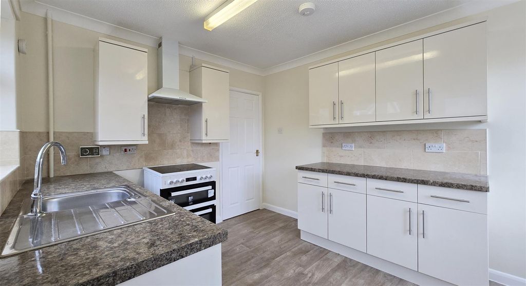 Property photo 2 of 12 Kitchen/Diner