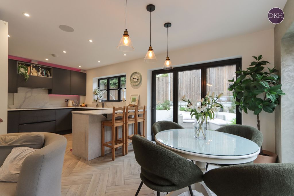 Property photo 3 of 18 Picture No. 10