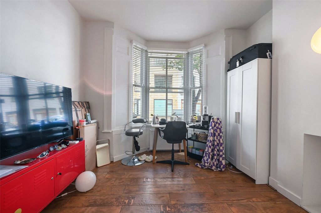 Property photo 2 of 7 Studio