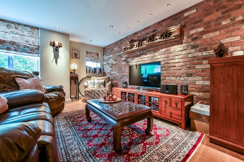 Property photo 3 of 24