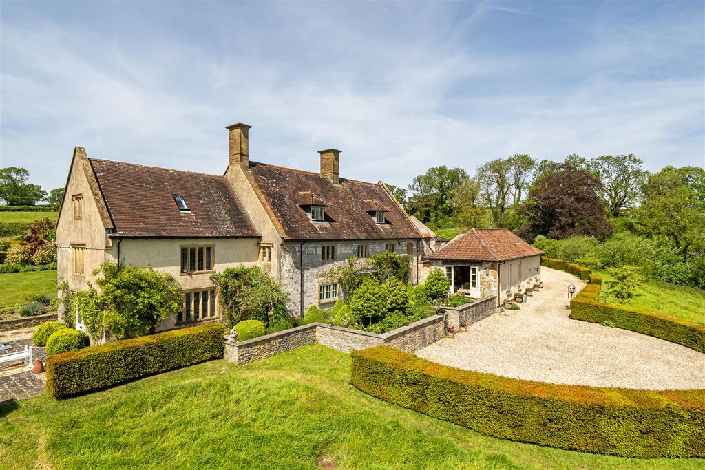 Property photo 2 of 35 Higher Holway Farm