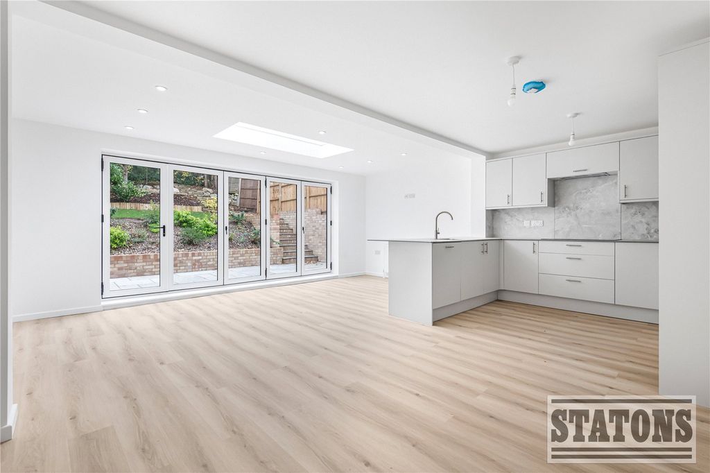 Property photo 1 of 19 Picture No. 28