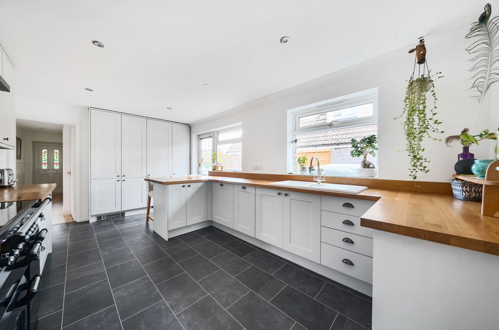 Property photo 3 of 15 1355485-26-68c804...