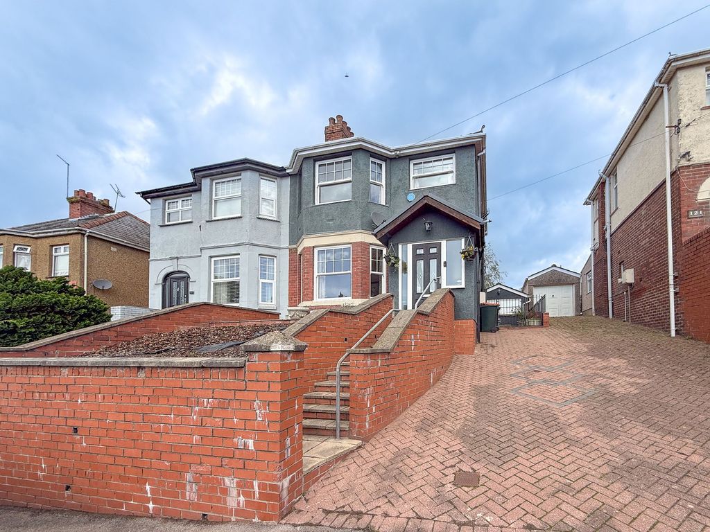 Property photo 1 of 40