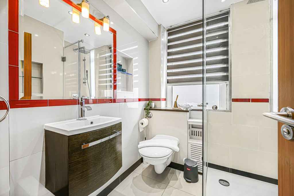 Property photo 1 of 33