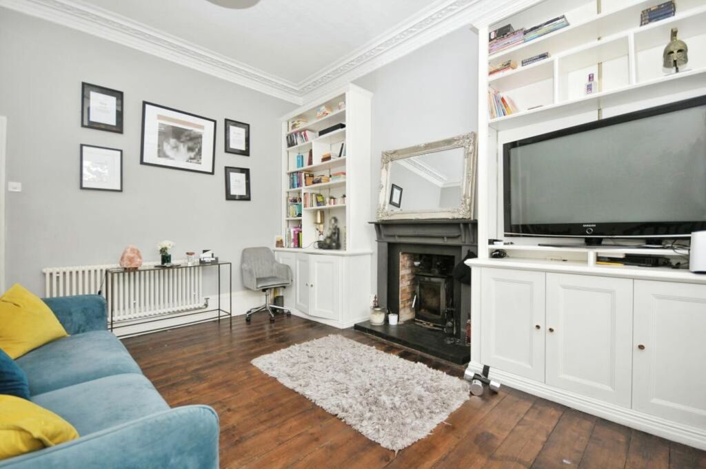 Property photo 3 of 18
