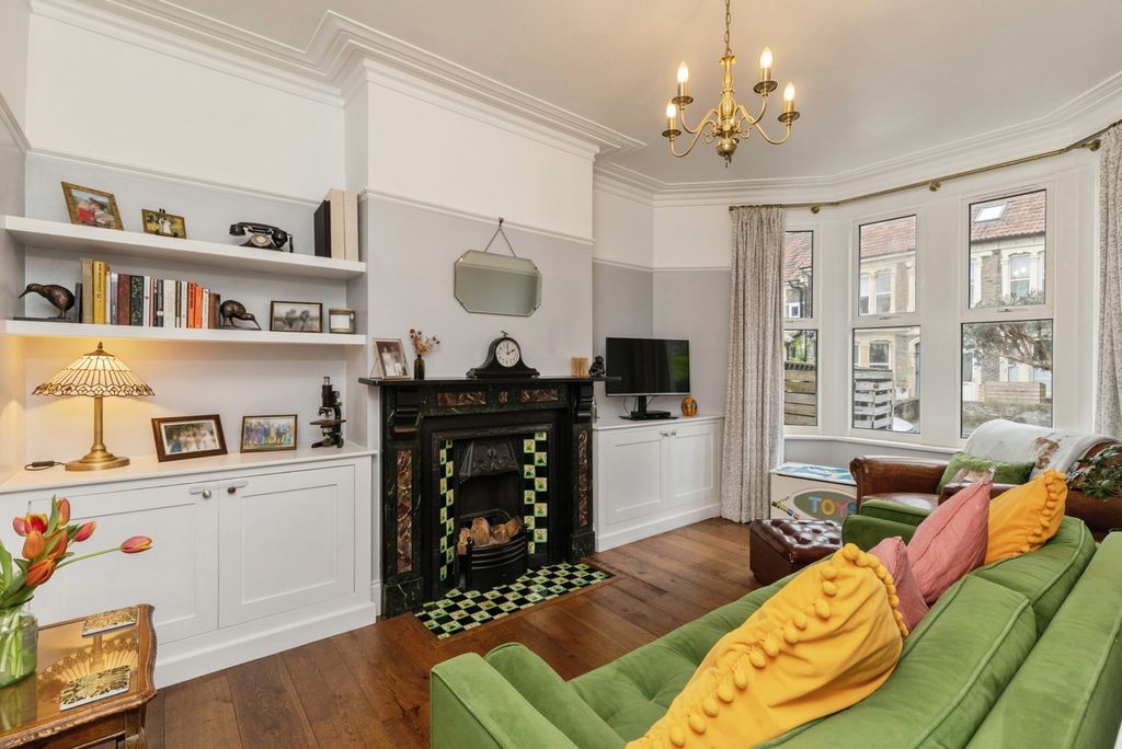 Property photo 3 of 20 Pbox-Img.Jpg