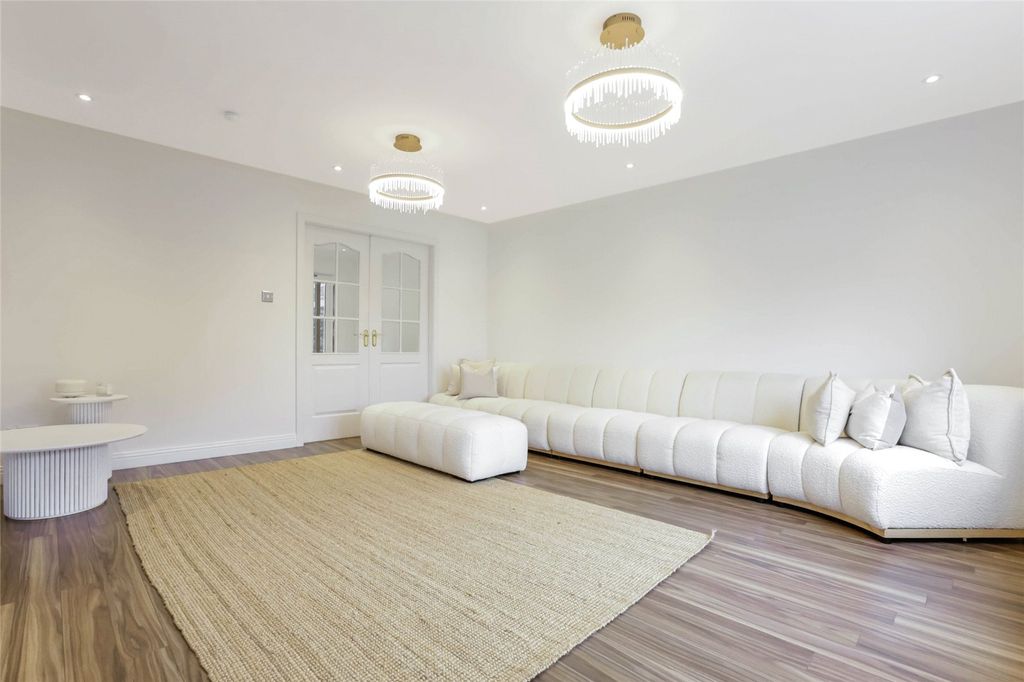 Property photo 2 of 21 Picture No. 04