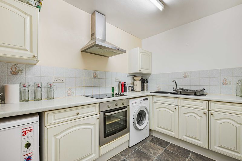 Property photo 3 of 18 Kitchen